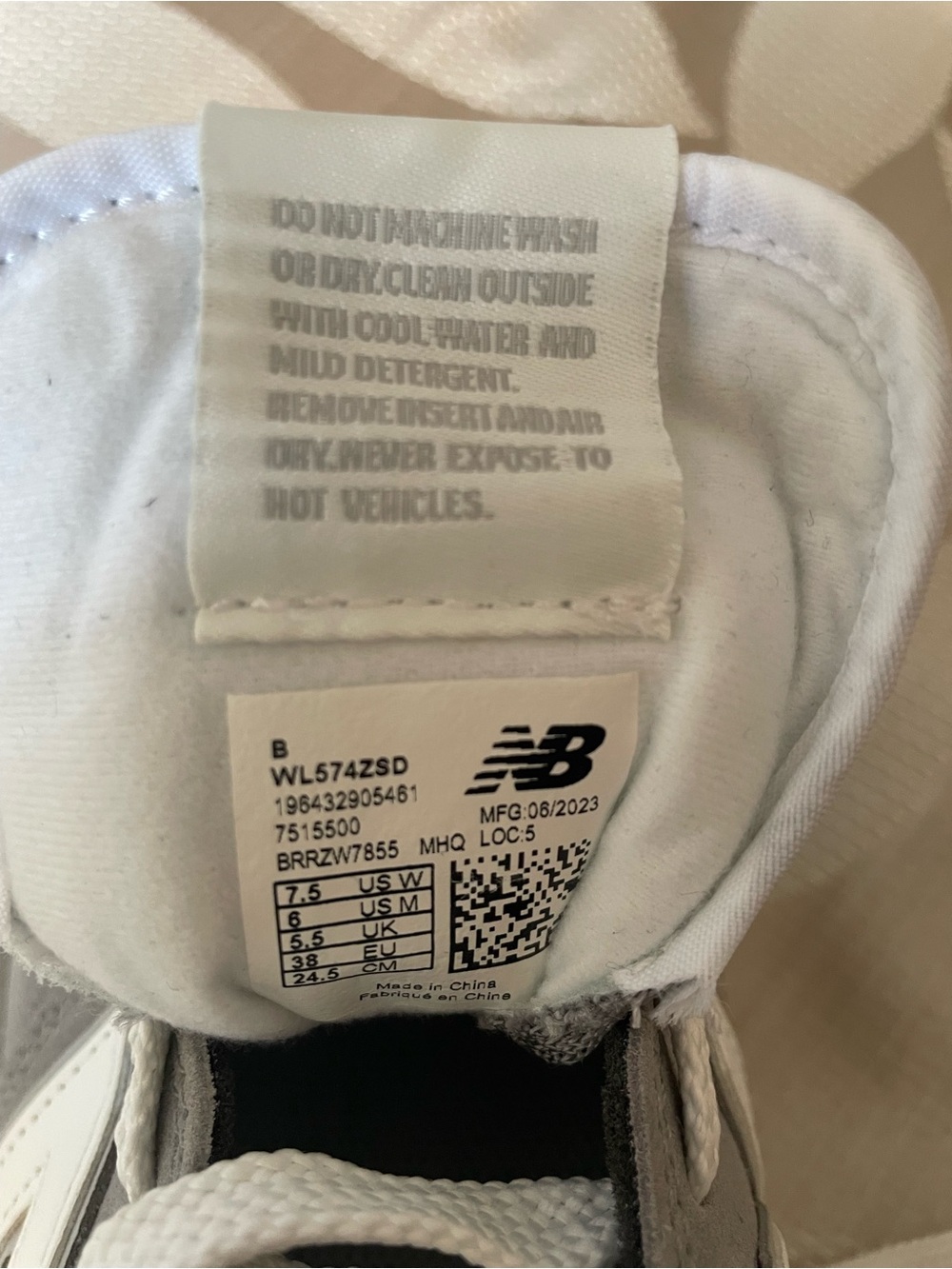 New Balance Women's Gray and White 574 platform sneakers - Picture 4 of 12